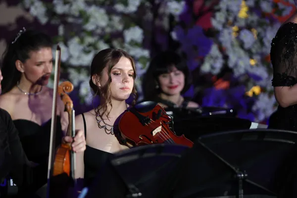 На сцене новый инструментальный ансамбль студентов Московской консерватории «Звук»