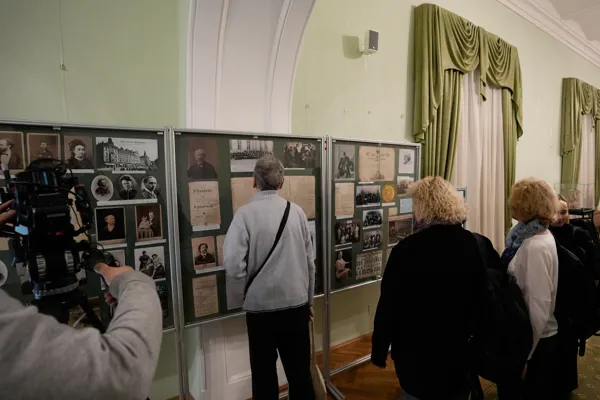 Открытие выставки, посвящённой 180-летию скрипача и педагога Ивана Войцеховича Гржимали в фойе партера Малого зала. Выставка подготовлена Архивом консерватории