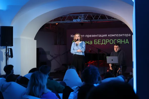 Вступительное слово к концерту-презентации композитора Франка Бедросяна — креативный продюсер фестиваля «Биомеханика IV» Ирина Севастьянова