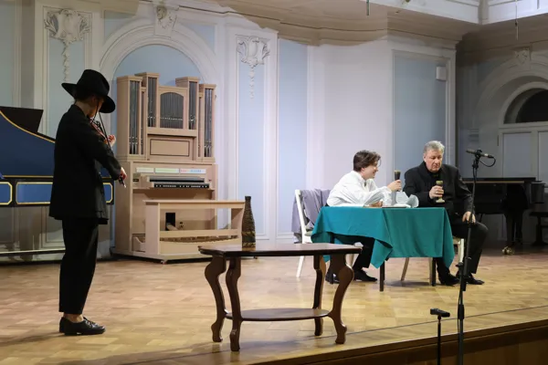 «Моцарт и Сальери».«Слепой скрипач» — Елизавета Сесёлкина, Моцарт — Александр Чернов (тенор), Сальери — Владимир Кудашев (бас)