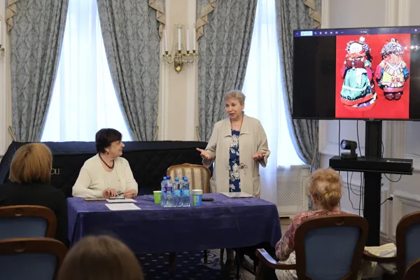 Никитина Вера Николаевна (МГК имени П. И. Чайковского) выступает с докладом на тему «Некрасовские дети в Турции: в семье, школе, на улице»