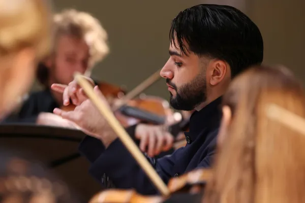 Художественный руководитель и дирижёр Камерного оркестра «Camerata Komitas» Эрнест Алавердян