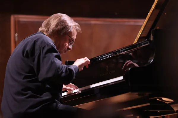 Валерий Кулешов, фортепиано