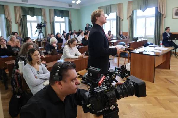 Телевидение Московской консерватории снимает мастер-класс Деяна Савича