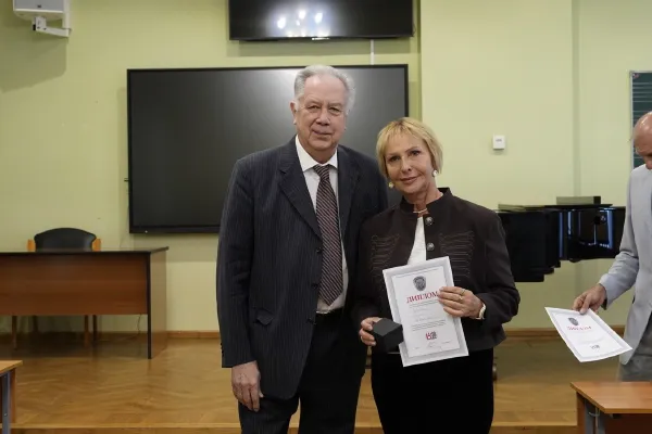Церемония награждения педагогов, концертмейстеров и сотрудников
