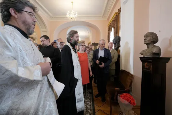 Торжественное открытие бюста дирижера Вероники Дударовой. 
