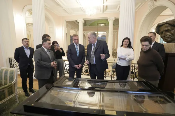 Торжественная церемония открытия барельефа выдающейся оперной певицы Бэлы Руденко. 