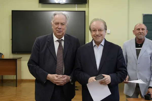 Церемония награждения педагогов, концертмейстеров и сотрудников
