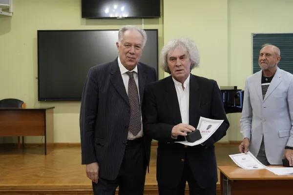 Церемония награждения педагогов, концертмейстеров и сотрудников
