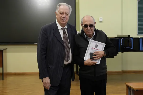 Церемония награждения педагогов, концертмейстеров и сотрудников
