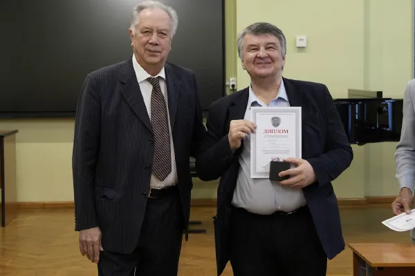 Церемония награждения педагогов, концертмейстеров и сотрудников
