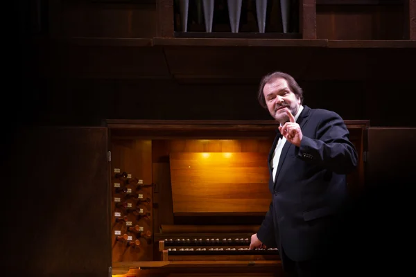 <i>A Journey with the Organ</i>