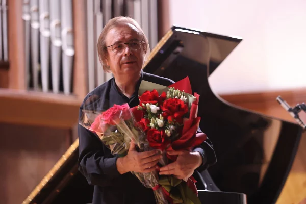 Валерий Кулешов, фортепиано